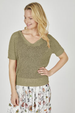 eve-in-paradise-cora-pullover