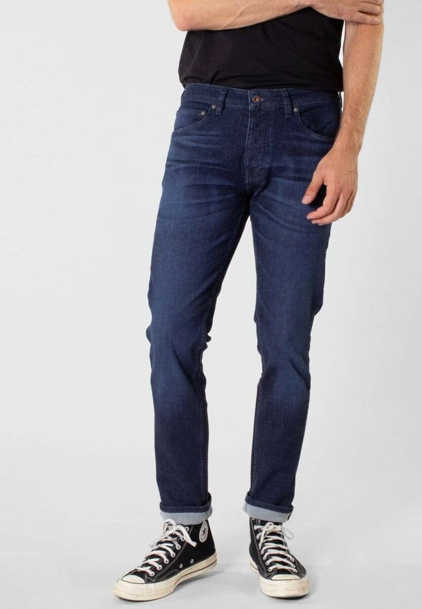 kuyichi-jamie-slim-worn-in-blue-jeans