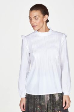 thought-clothing-frilled-pintuck-blouse-wit-biologisch-katoen