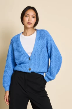 jann-june-knitted-vest-lena-azuurblauw
