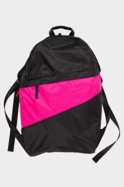 susan-bijl-the-new-foldable-backpack-black-pretty-pink-large