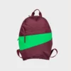 susan-bijl-the-new-foldable-backpack-burgundy-greenscreen-medium