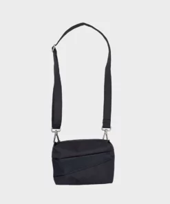 susan-bijl-the-new-bum-bag-black-black-small