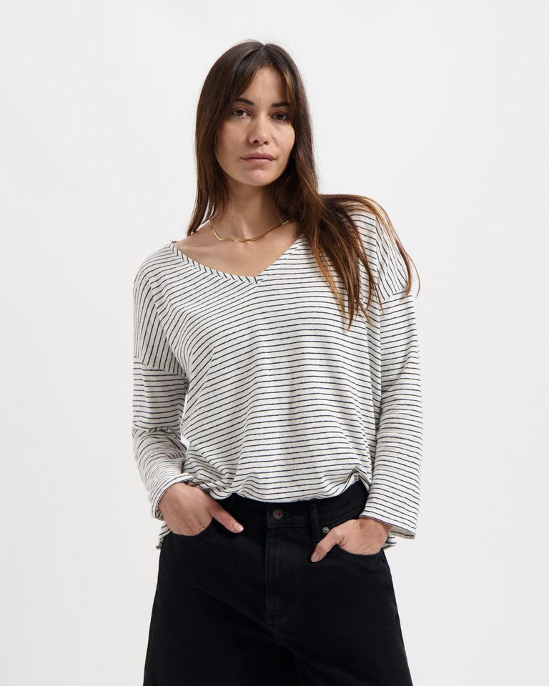 kuyichi-t-shirt-yulia-striped-tee-off-white-dark-navy