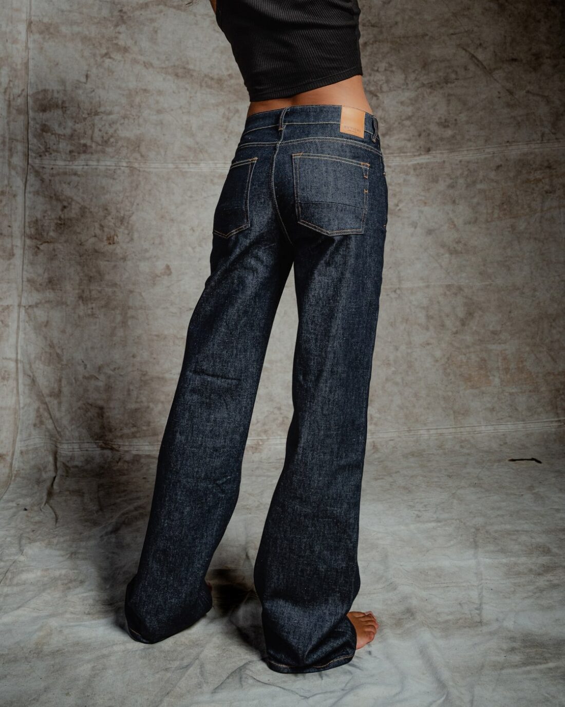 kuyichi-lena-loose-dry-jeans