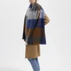 alpaca-loca-sjaal-blocked-cobalt-blue-camel-naturals