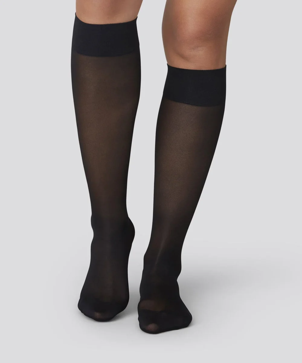 swedish-stockings-bea-support-knee-highs-zwart-30-denier