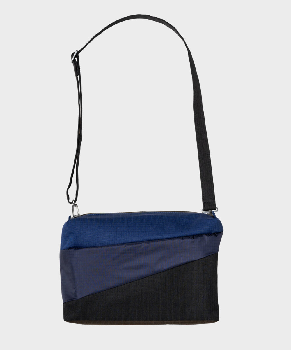 susan-bijl-the-new-bum-bag-leftover-navy-medium