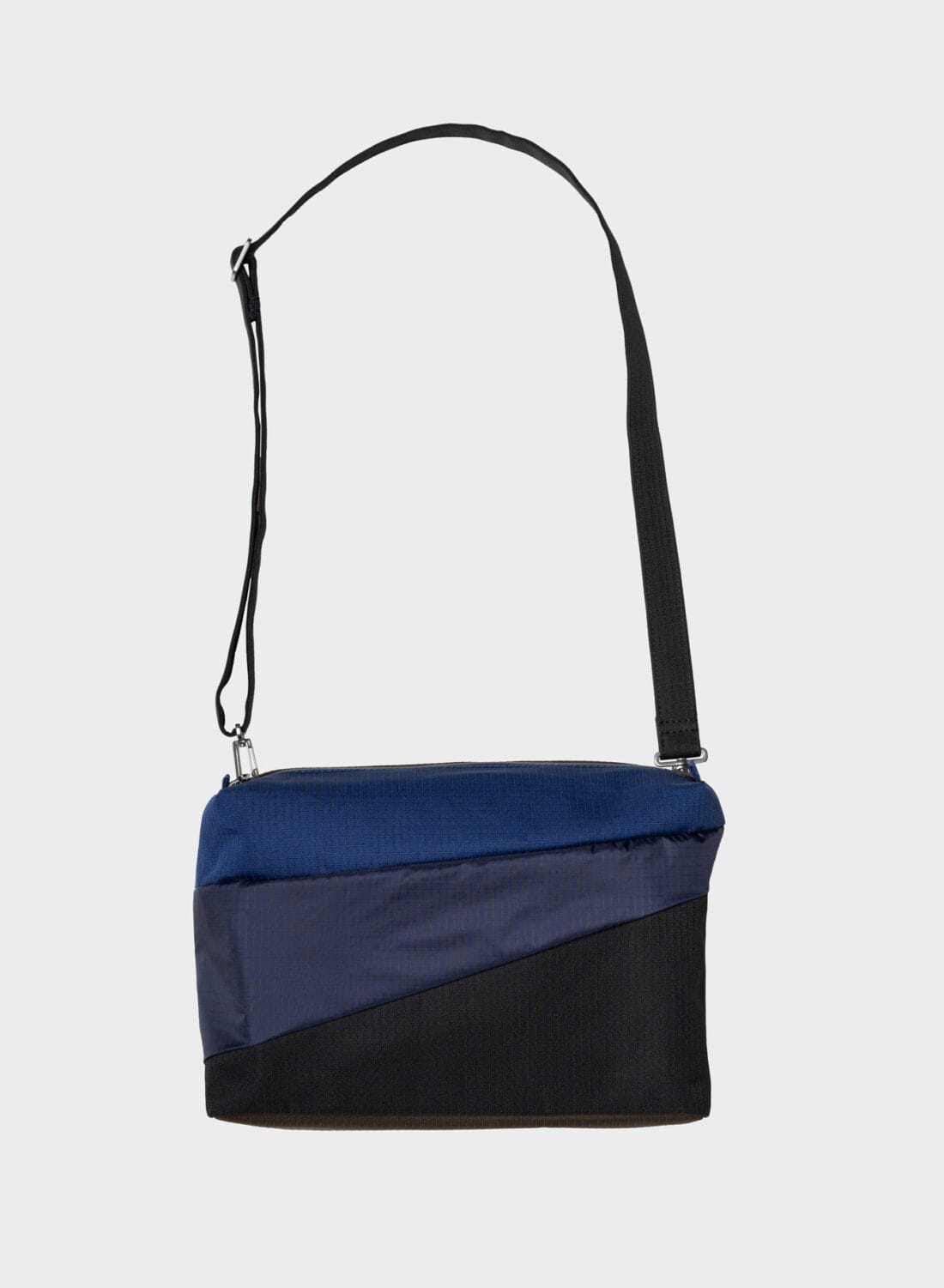 susan-bijl-the-new-bum-bag-leftover-navy-medium