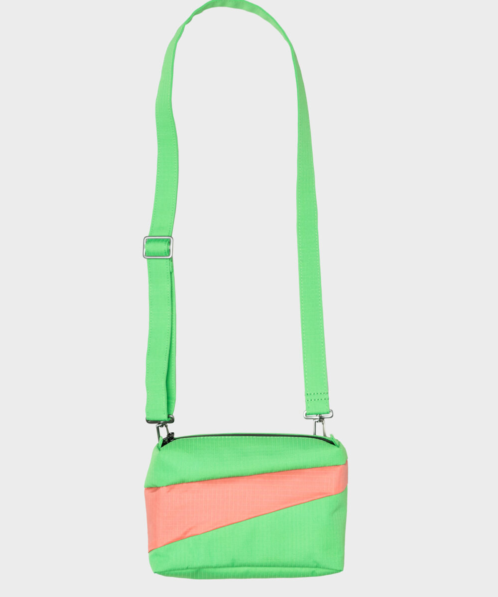 susan-bijl-the-new-bum-bag-greenscreen-coral-small