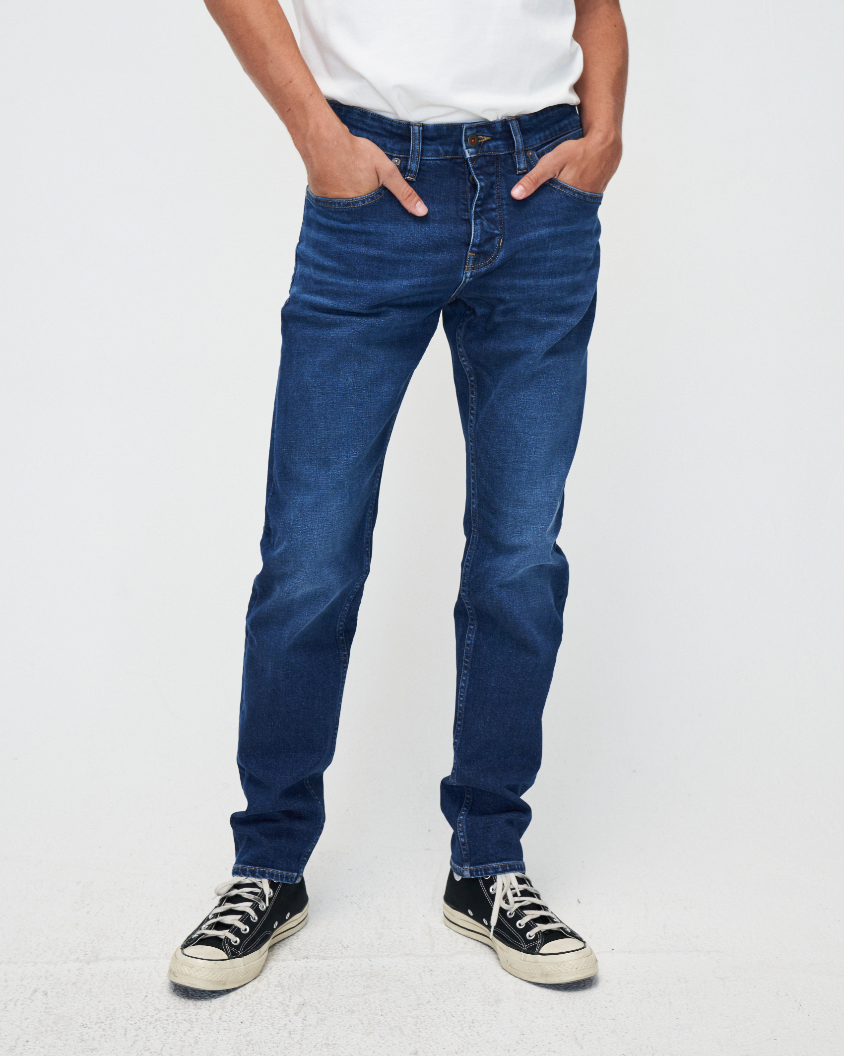 kuyichi-jim-regular-slim-faded-indigo