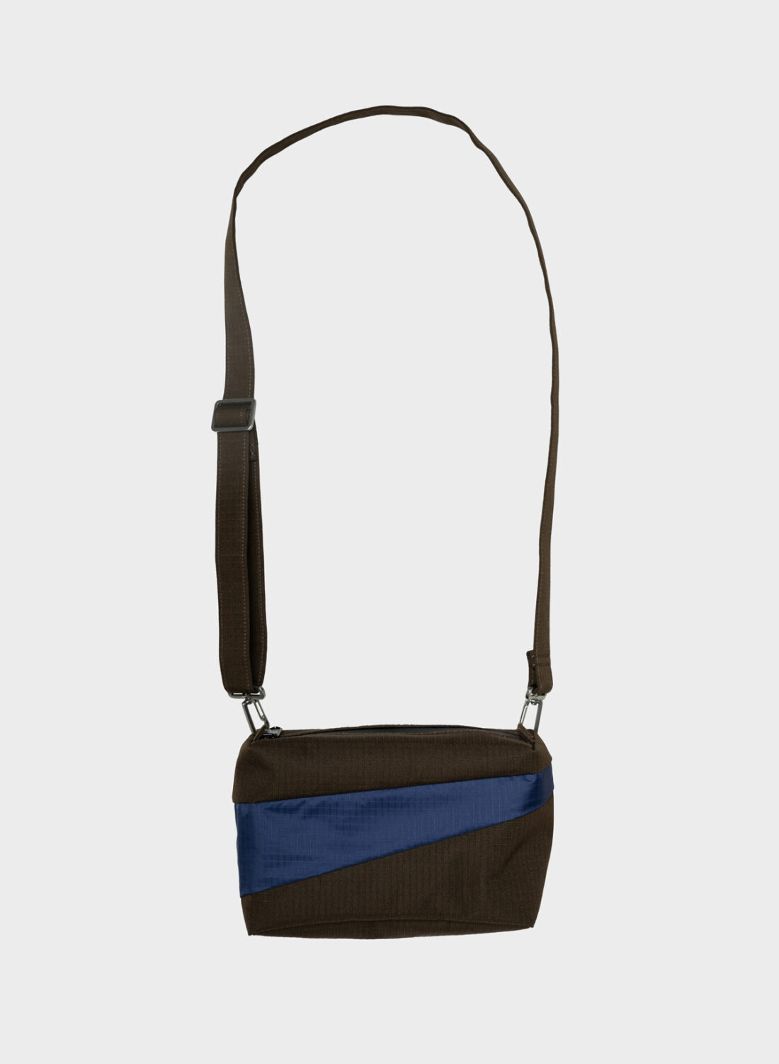 susan-bijl-the-new-bum-bag-dark-mud-navy-small