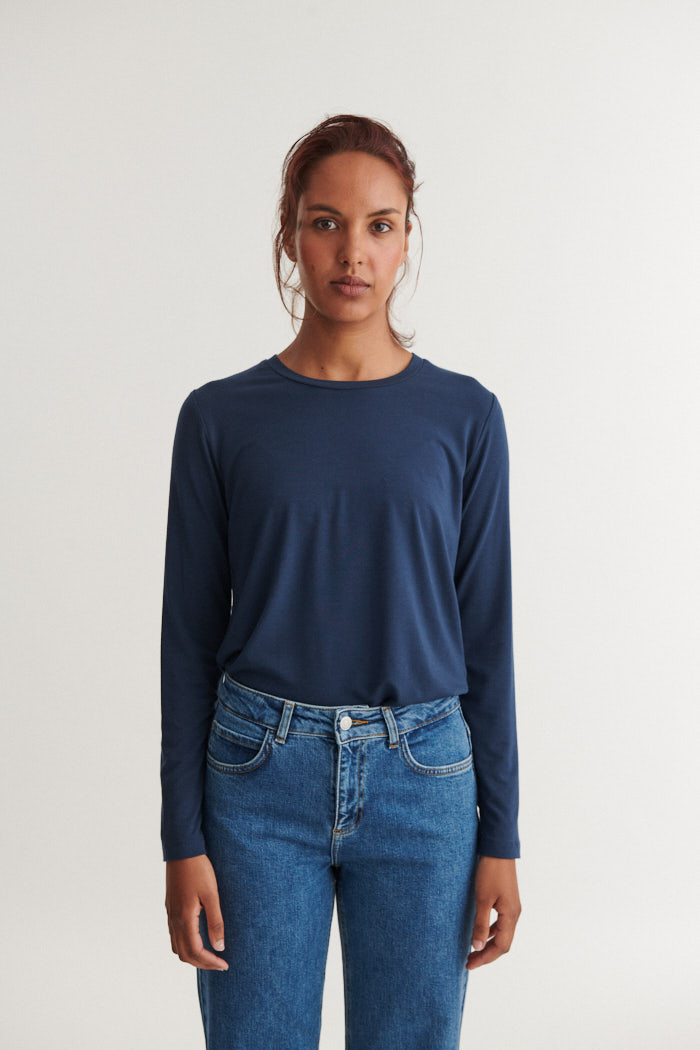 basic-apparel-top-jolanda-tee-ls-navy