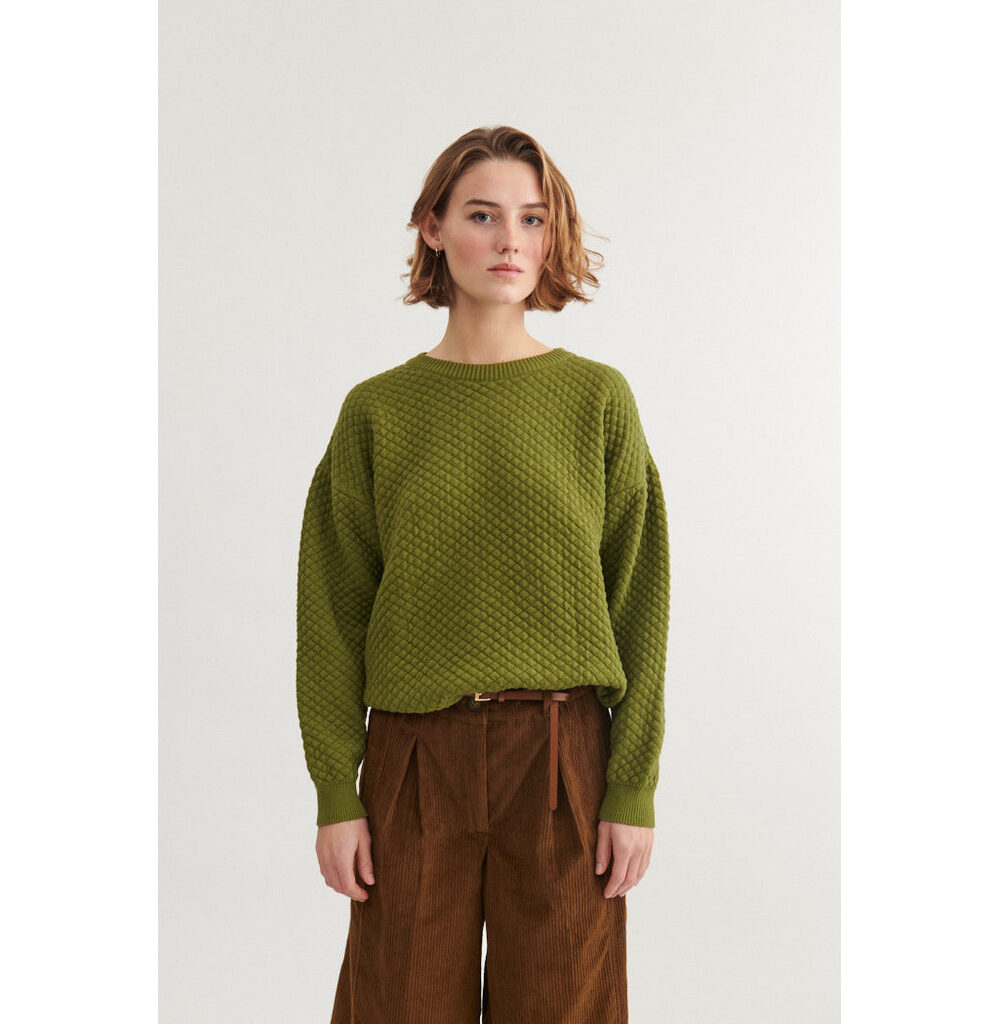 basic-apparel-sweater-lis-mayfly