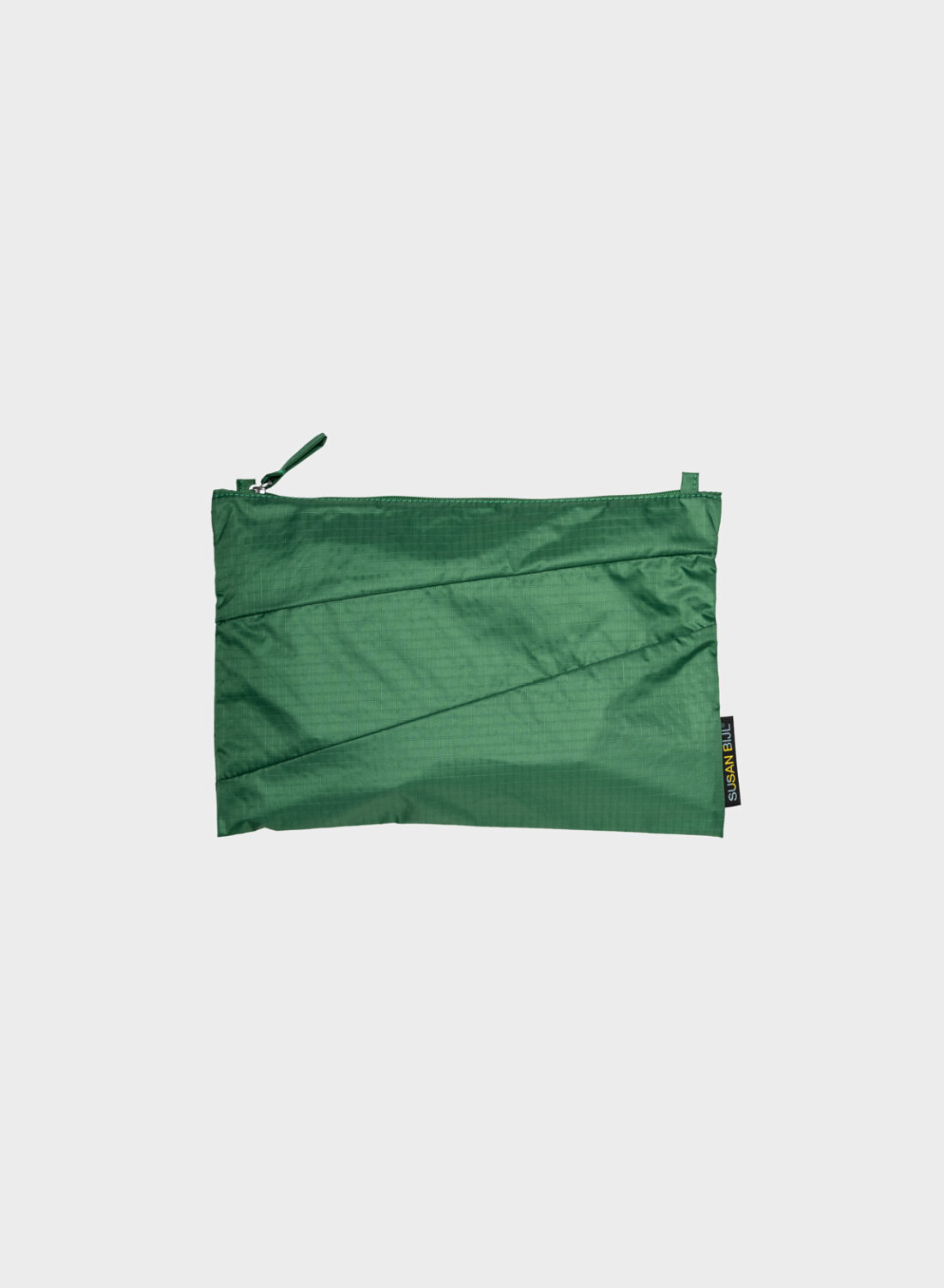 susan-bijl-the-new-pouch-bag-david-medium