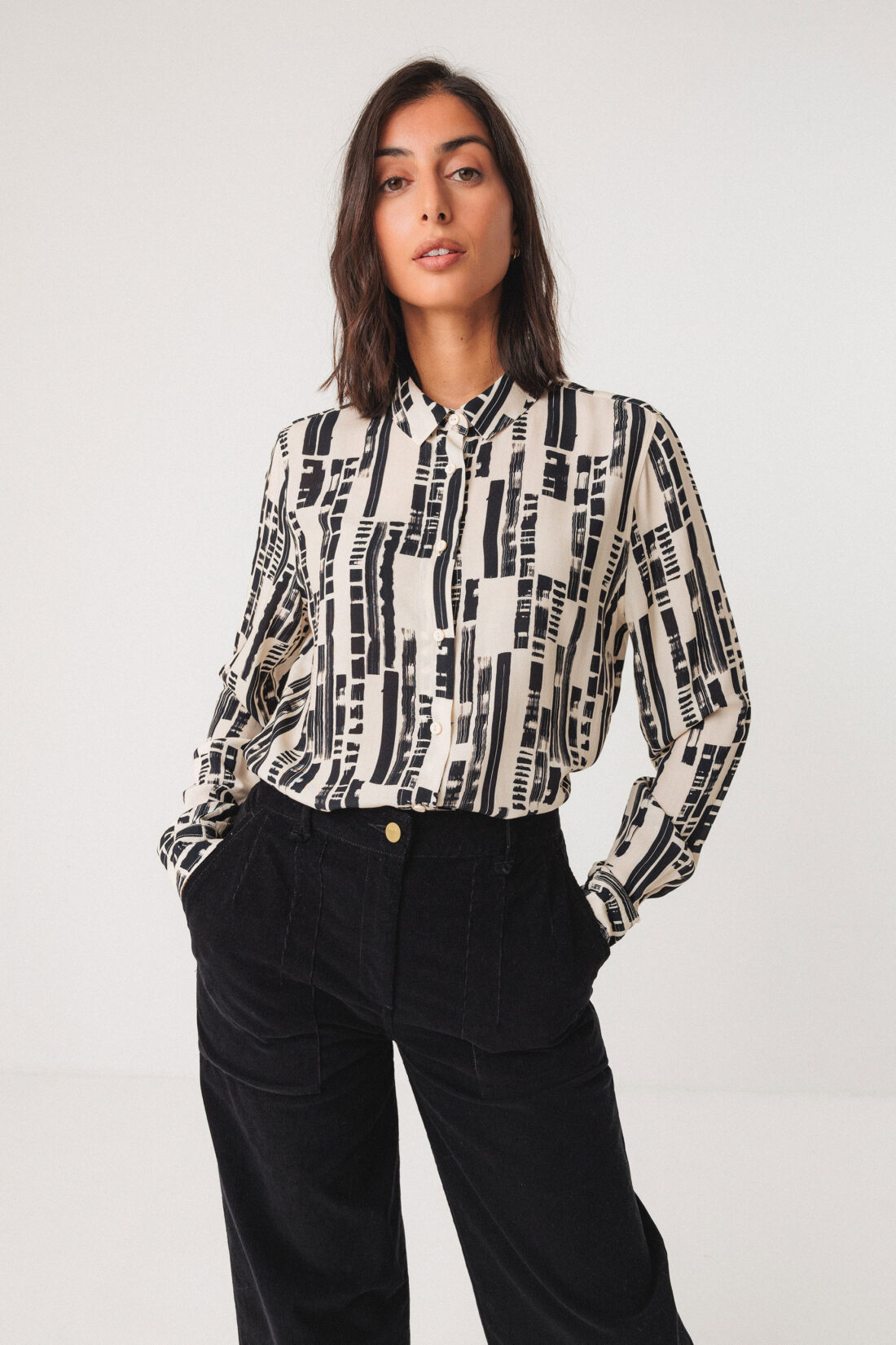 skfk-blouse-asune-small-brush