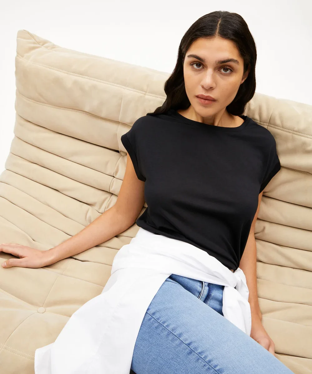 Alternative view of T-shirt Jilaana Black