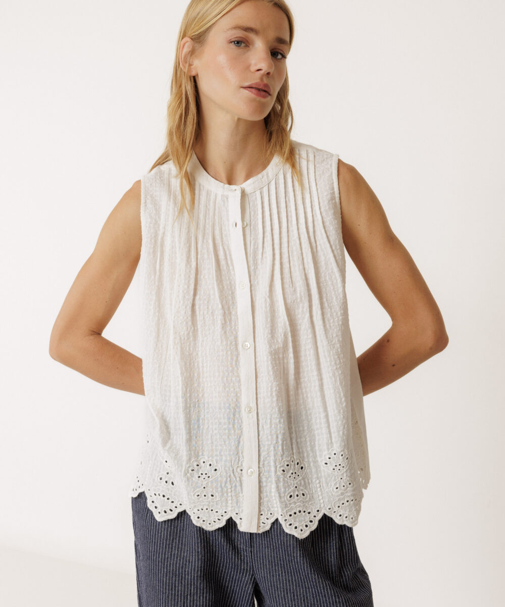 indi-cold-mouwloze-blouse-gebroken-wit
