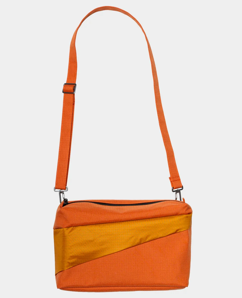 susan-bijl-the-new-bum-bag-koi-ginger-medium