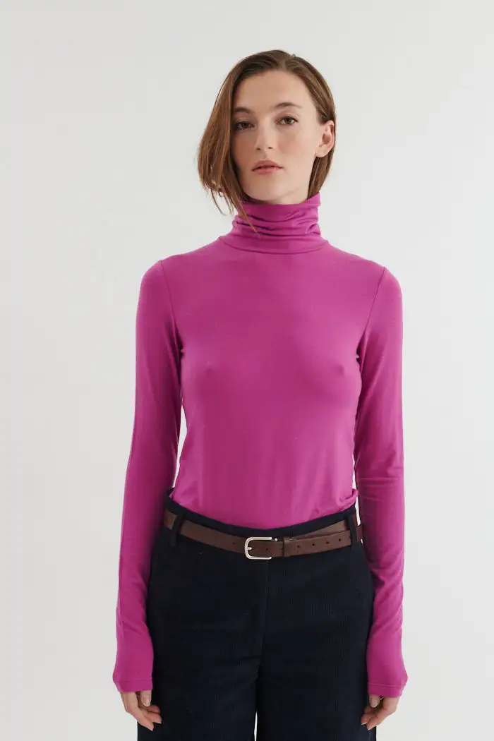 basic-apparel-t-neck-joline-paarse-orchidee