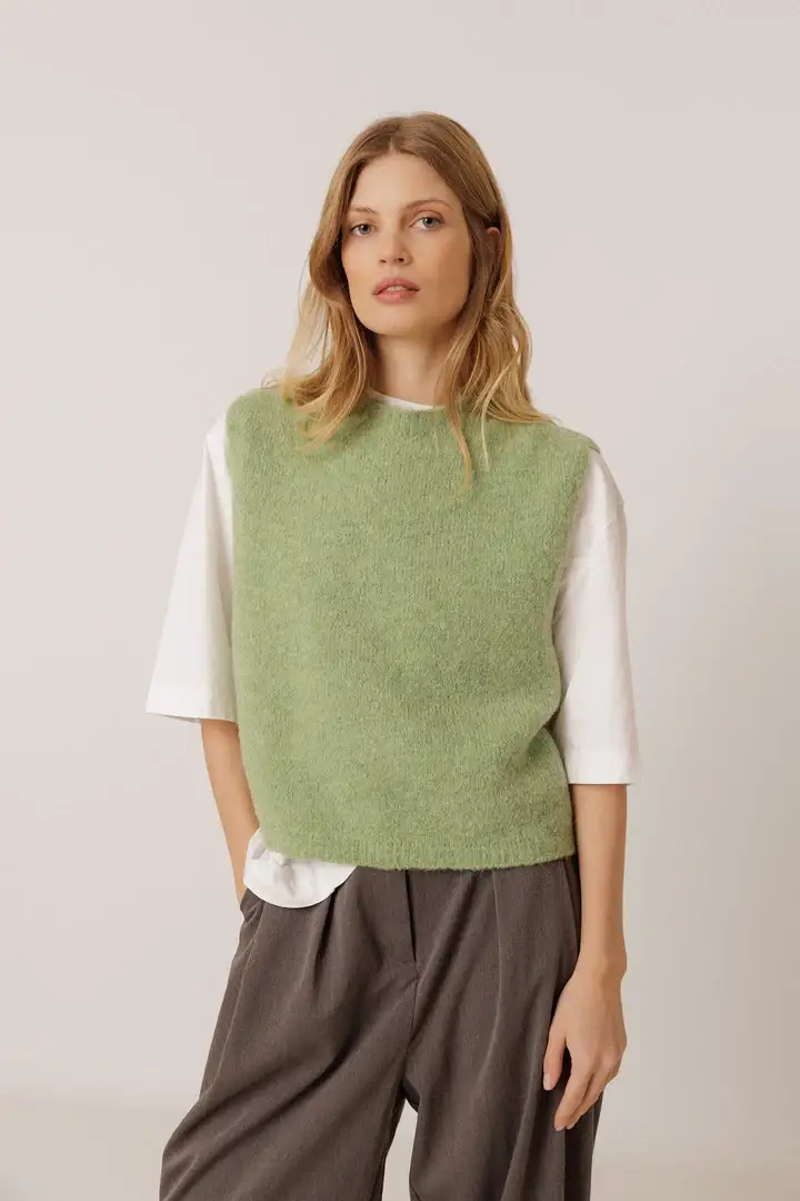 indi-cold-boxy-vest-met-mohair